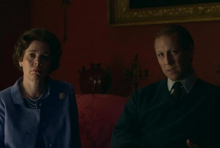 кадр из сериала "Корона"