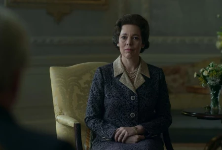 кадр из сериала "Корона"